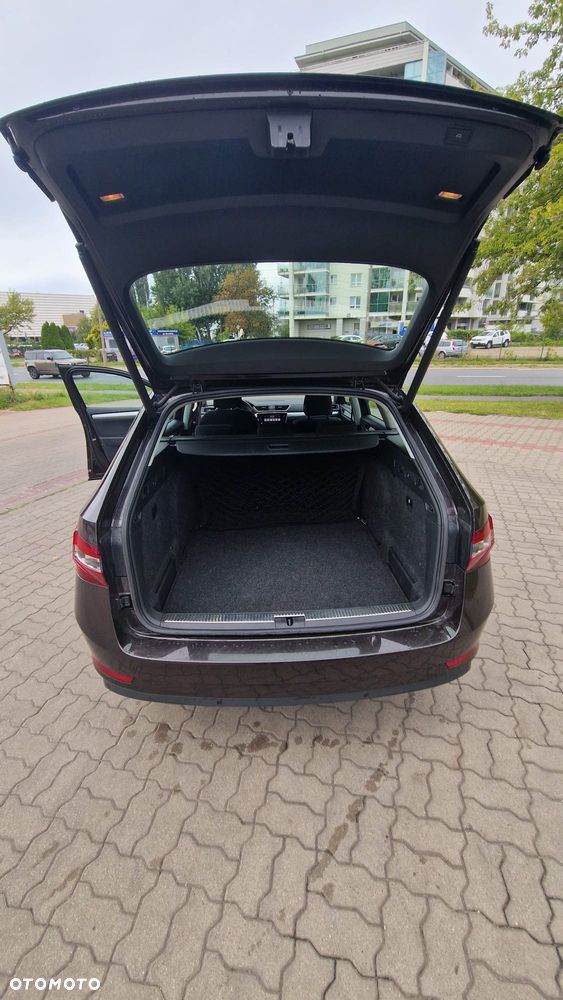 Skoda Superb 2.0 TDI Ambition - 8