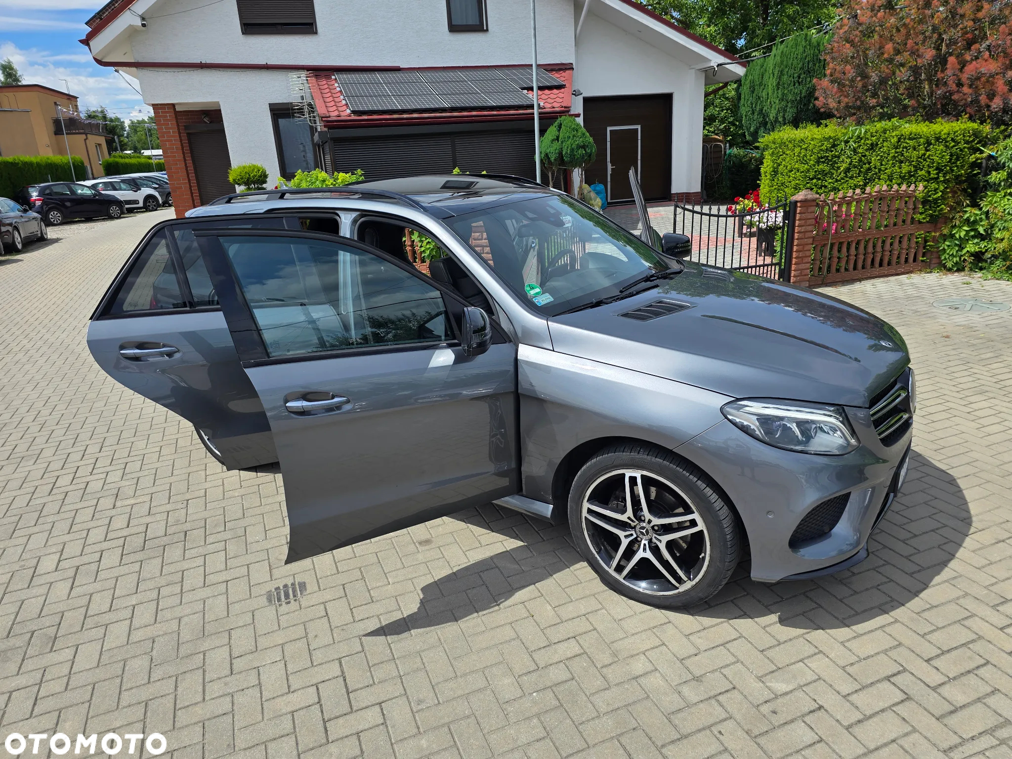 Mercedes-Benz GLE - 40