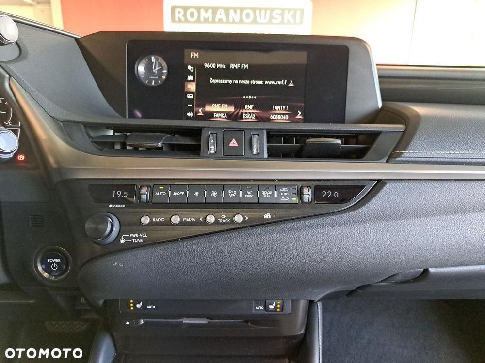 Lexus ES 300h Business Edition - 20
