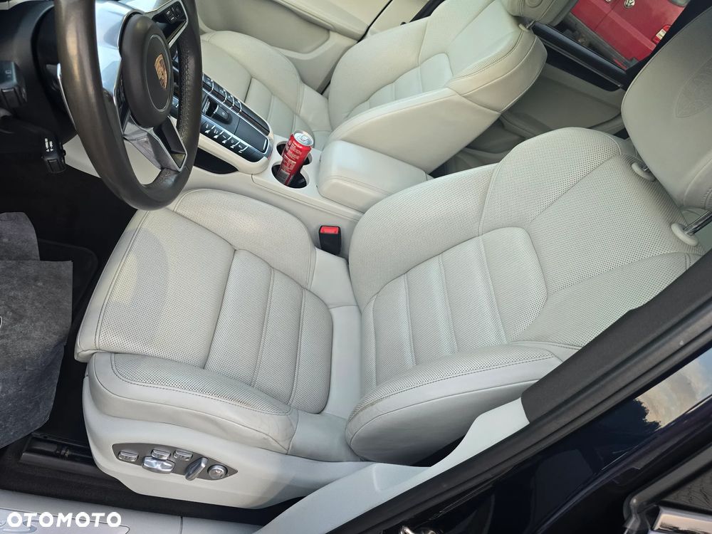 Porsche Macan - 17