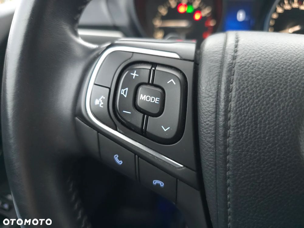 Toyota Avensis 2.0 Prestige NAVI MS - 25