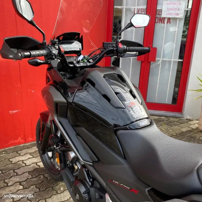 Honda NC750X Manual - 8