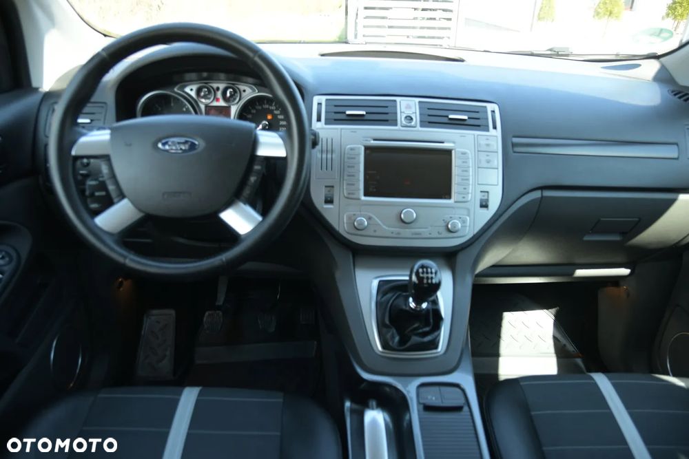 Ford Kuga 2.0 TDCi 2x4 Titanium - 23