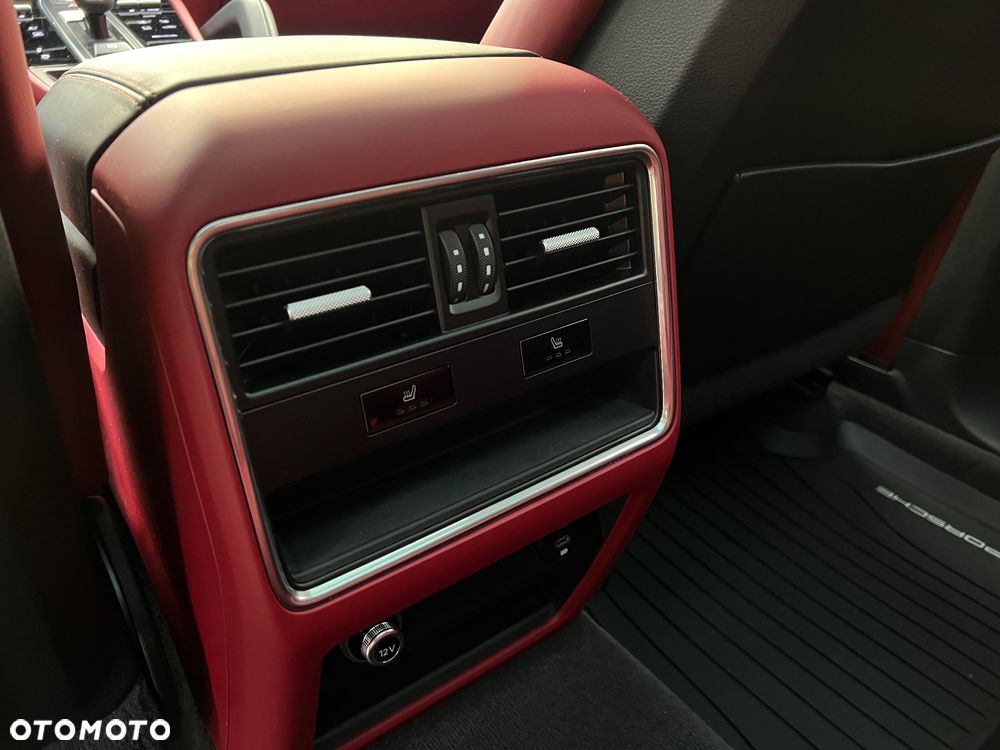 Porsche Cayenne Platinum Edition - 36