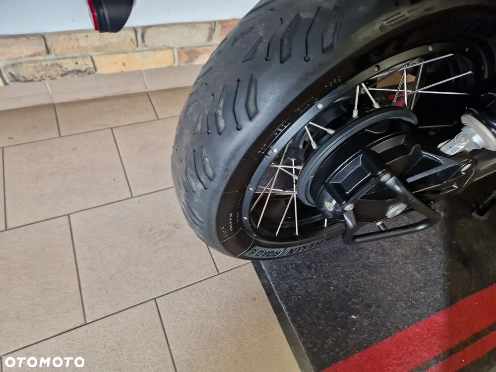 Moto Guzzi V85 - 27