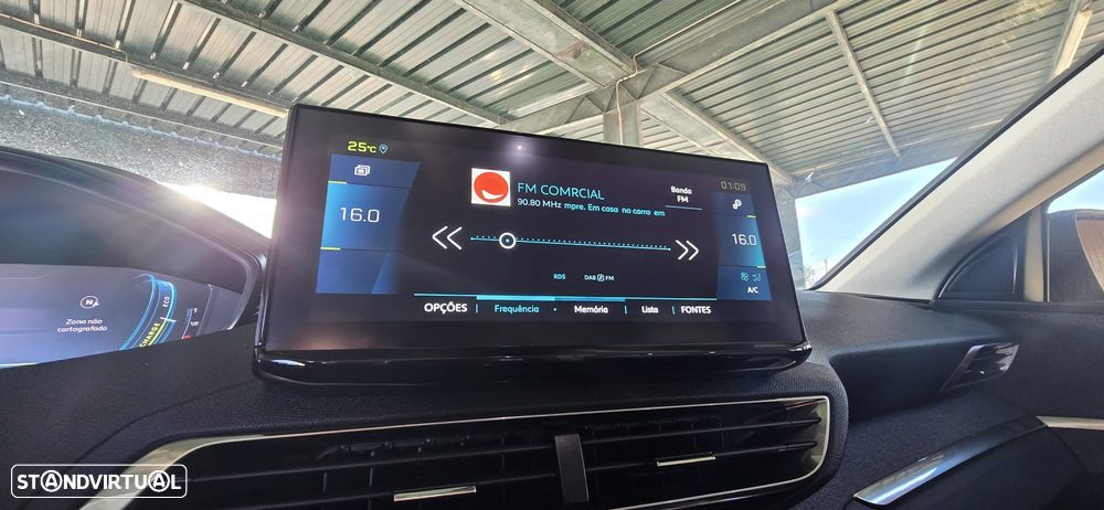 Peugeot 3008 1.6 Hybrid Allure Pack e-EAT8 - 32