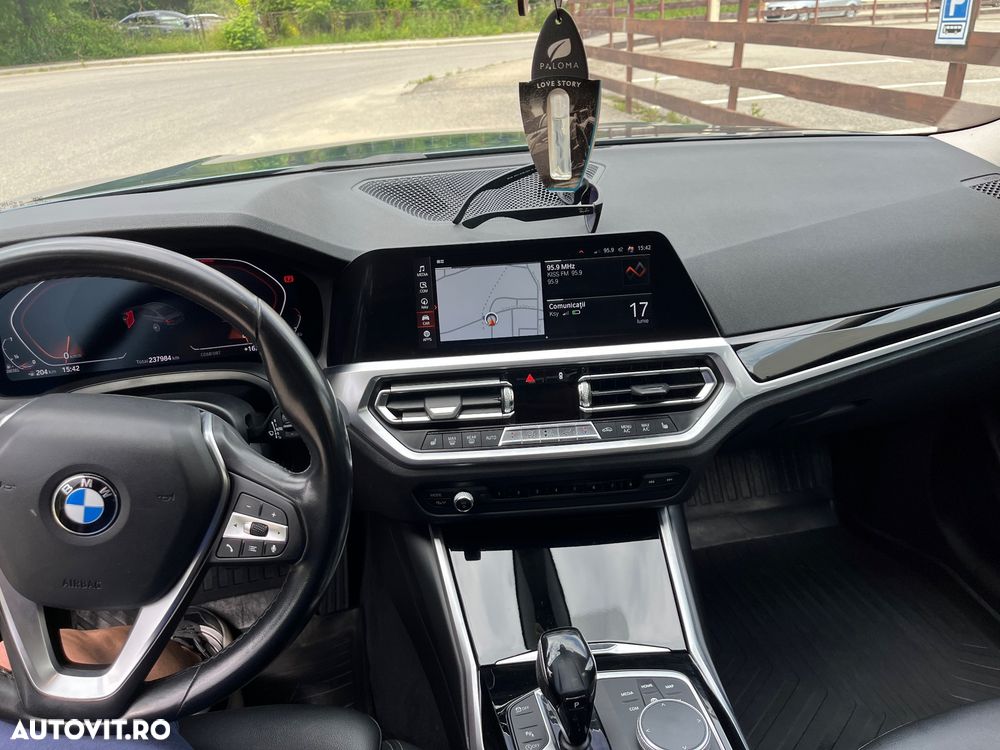 BMW Seria 3 320d Aut. - 8