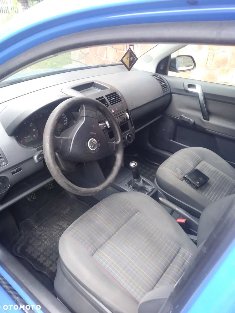 Volkswagen Polo - 8