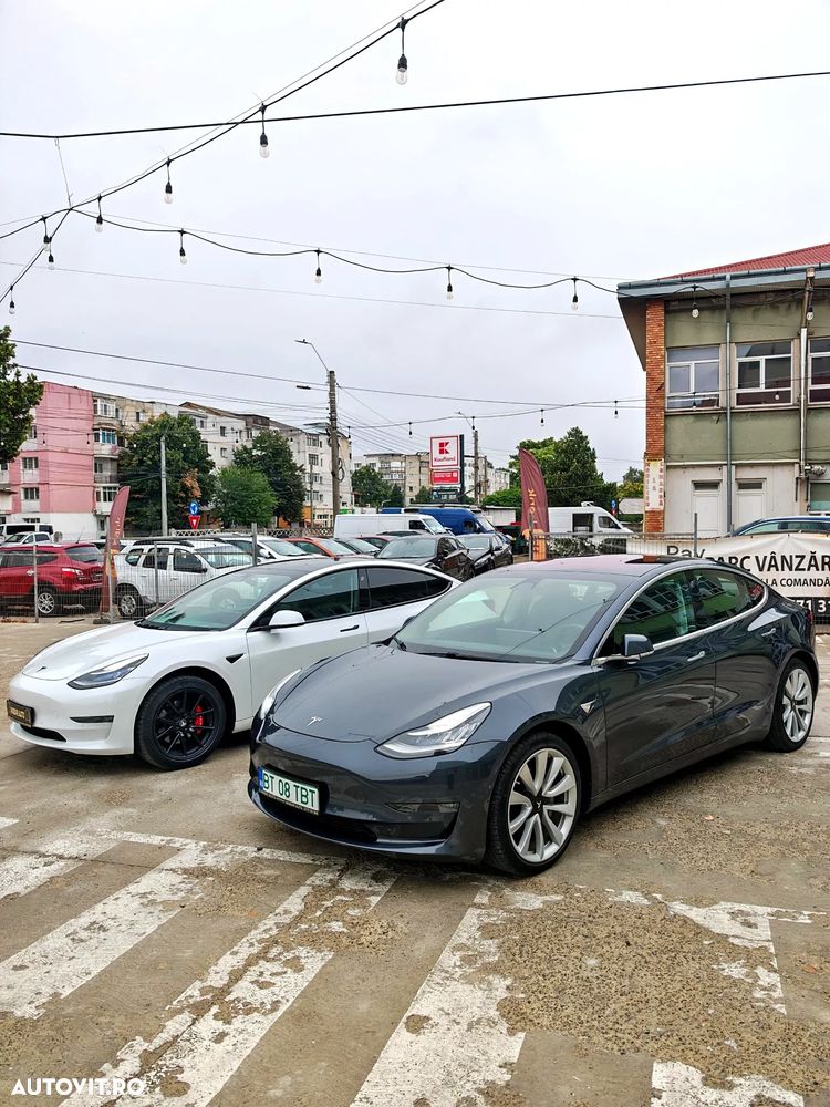Tesla Model 3 - 7