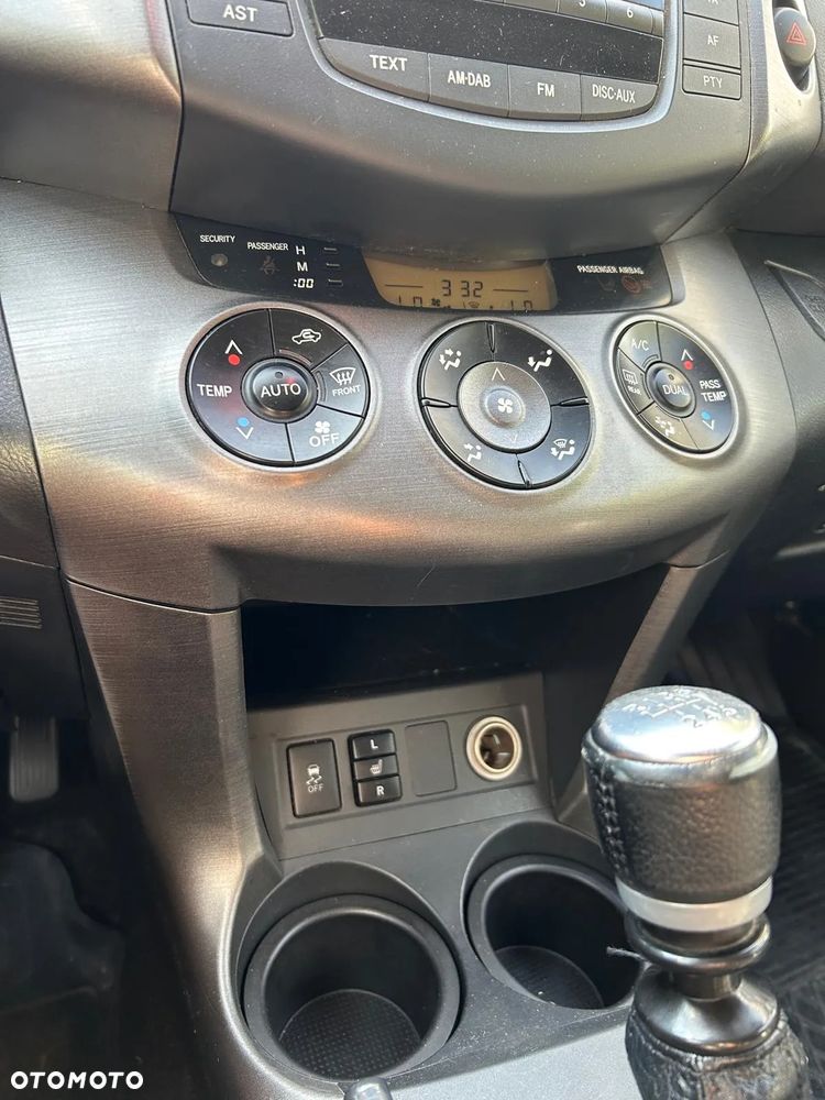 Toyota RAV4 2.2 D-4D Premium - 5