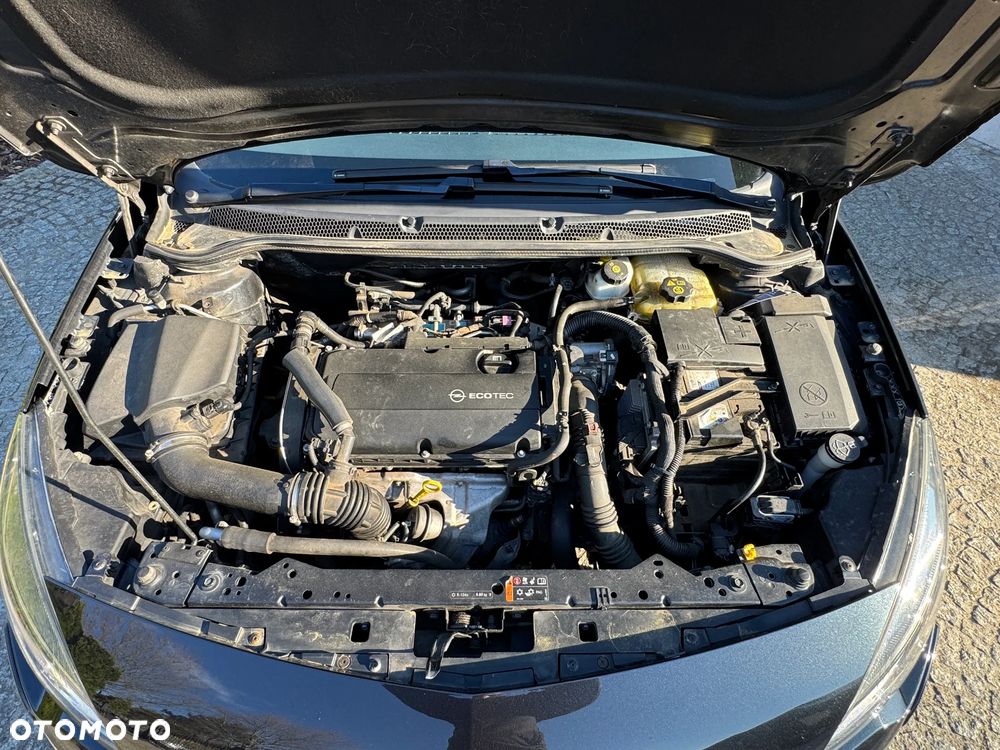 Opel Astra 1.6 Turbo Sport - 12