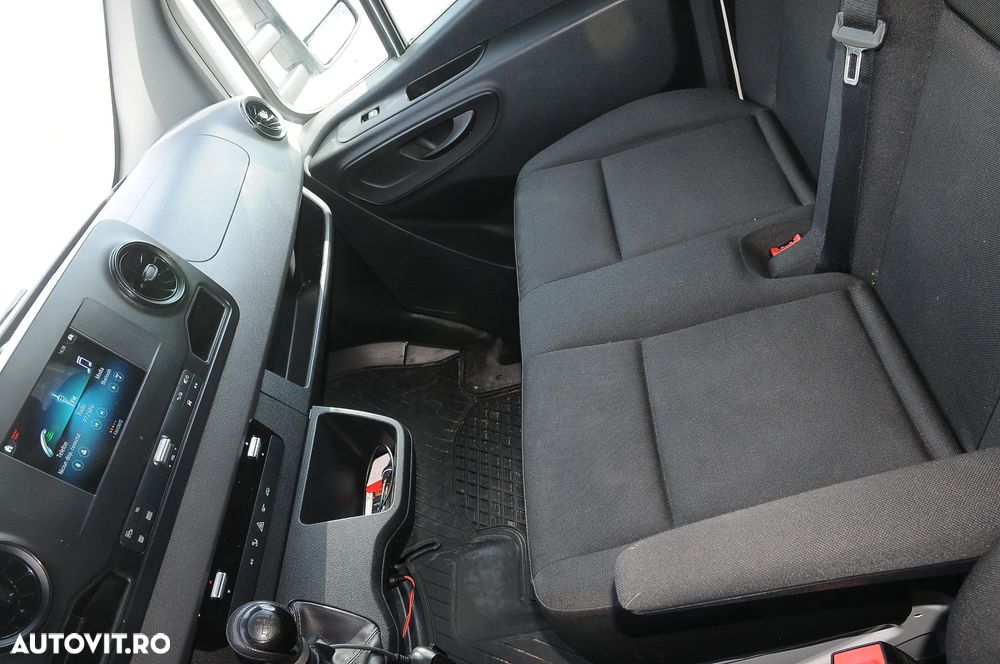 Mercedes-Benz Sprinter - 13