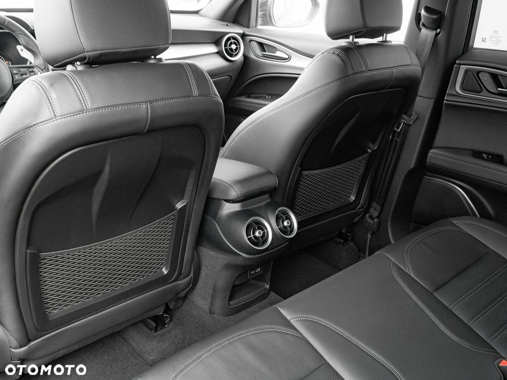 Alfa Romeo Stelvio 2.0 Turbo Sprint Q4 - 25