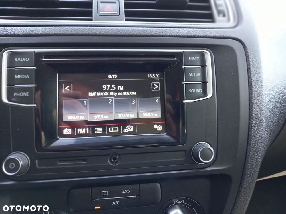 Volkswagen Jetta 1.4 TSI BMT Highline DSG - 19