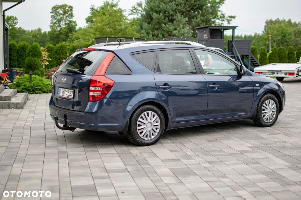 Kia Ceed - 22