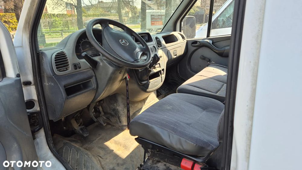Mercedes-Benz SPRINTER - 11