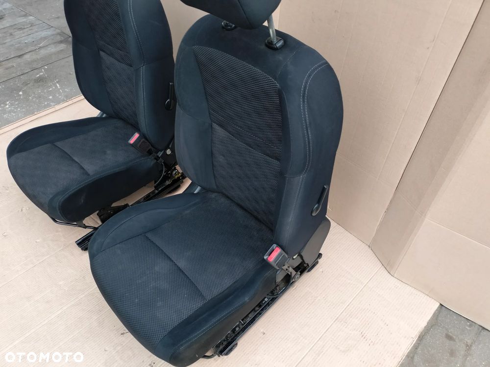 NISSAN QASHQAI J11 FOTEL PRAWY - 3