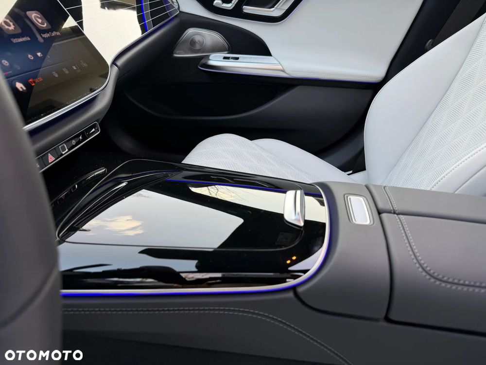 Mercedes-Benz Klasa E 220 d mHEV Exclusive 9G-Tronic - 30