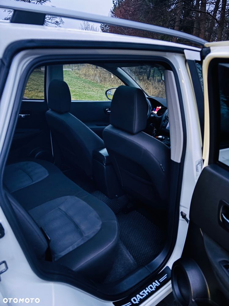 Nissan Qashqai 2.0 dCi DPF I-Way - 11