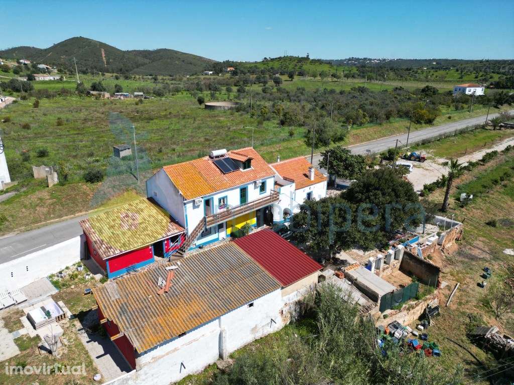 O seu refúgio no coração do Algarve: Quinta com pomar de laranjeira... - Grande imagem: 4/14