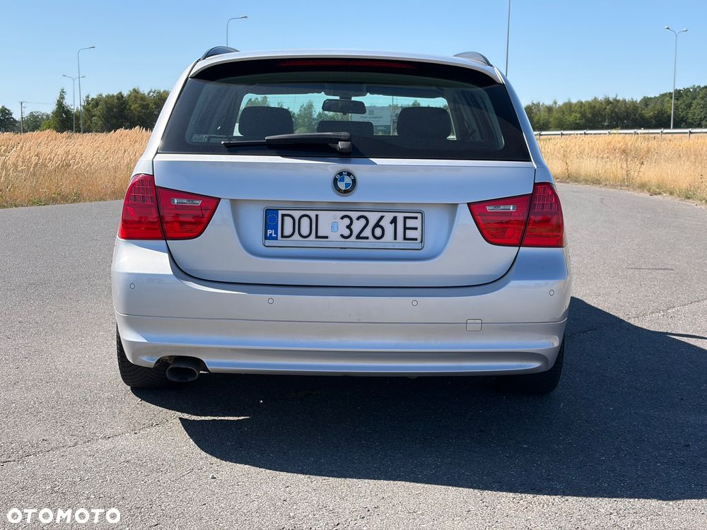 BMW Seria 3 318d DPF Edition Lifestyle - 9