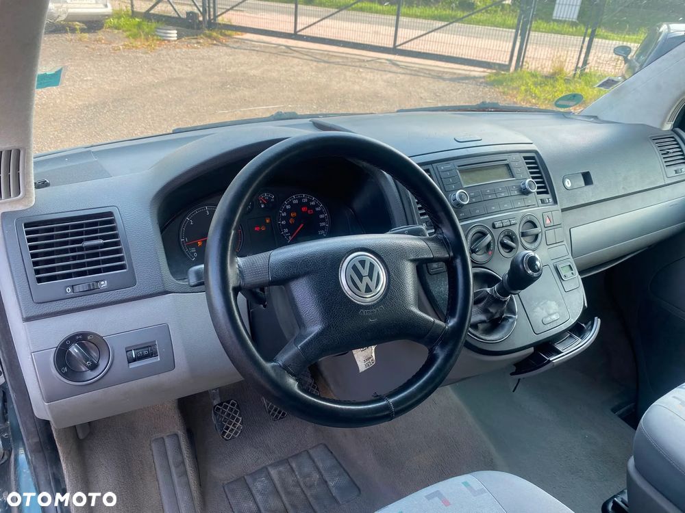 Volkswagen Multivan - 14