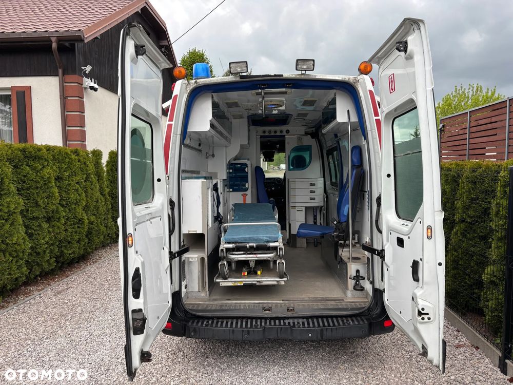 Renault Master F3500**Klimatyzacja**Ambulans - 8