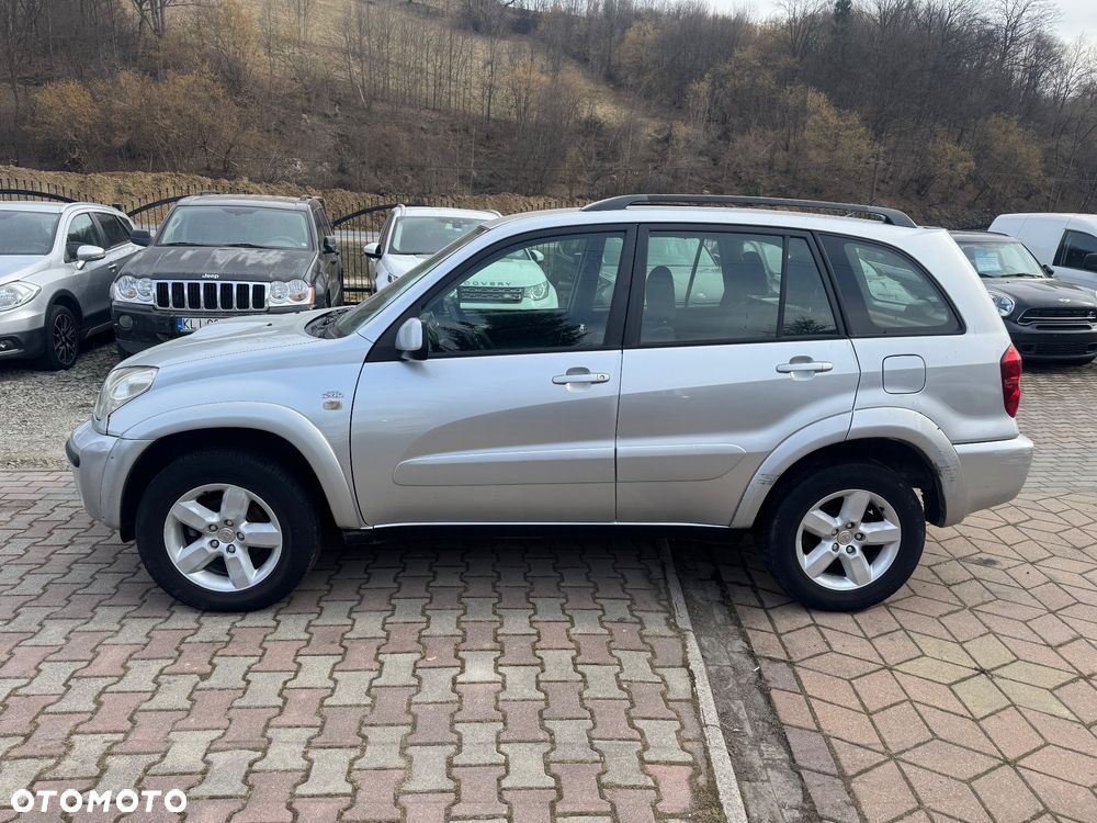 Toyota RAV4 D-4D 4x4 - 8