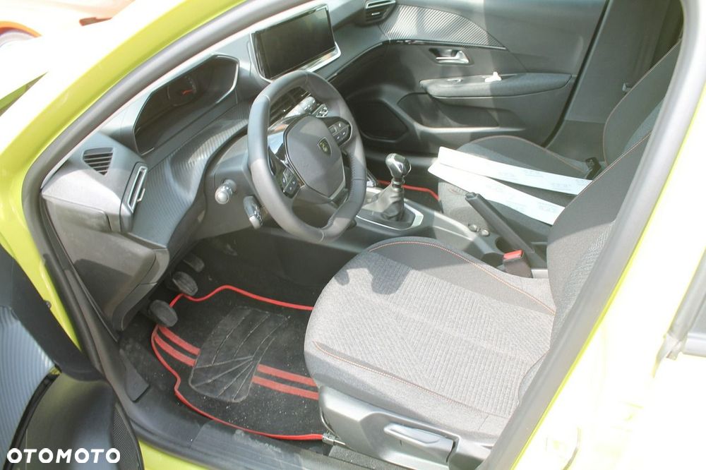 Peugeot 208 - 5