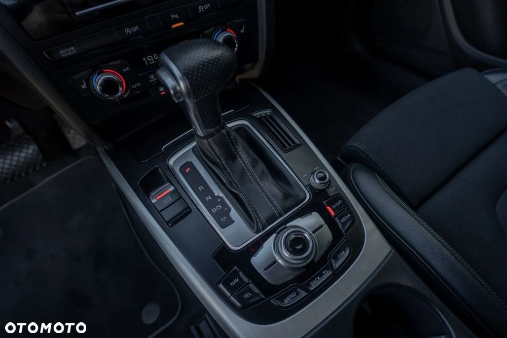 Audi A4 Avant 2.0 TDI DPF clean diesel quattro S tronic S line Sportpaket - 17