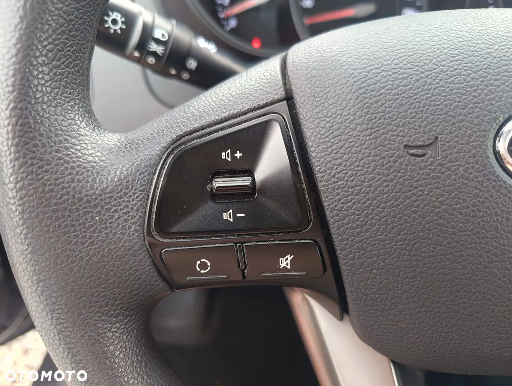 Kia Rio 1.2 Attract - 24