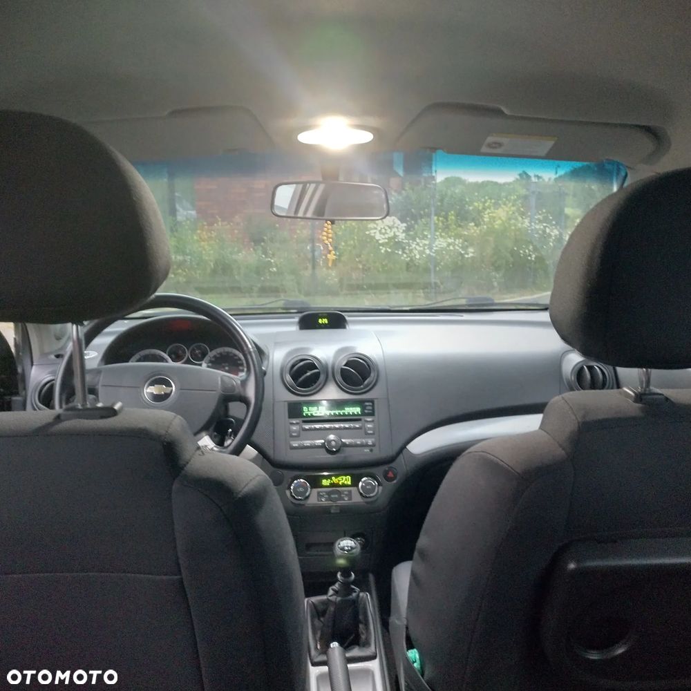 Chevrolet Aveo - 9