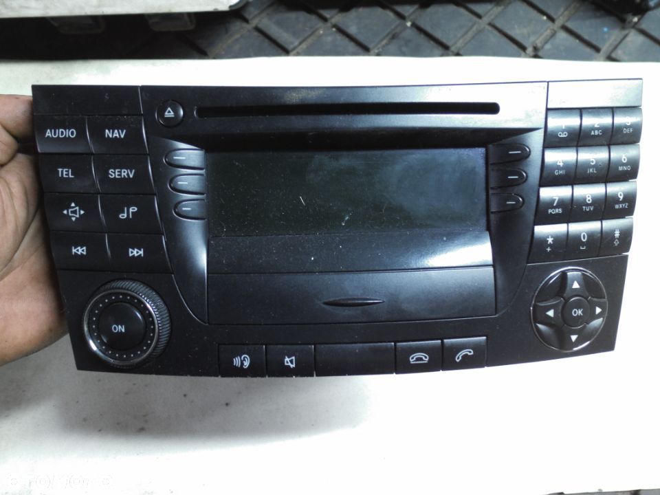 MERCEDES E-KLASA W211 RADIO A2118702989 - 1