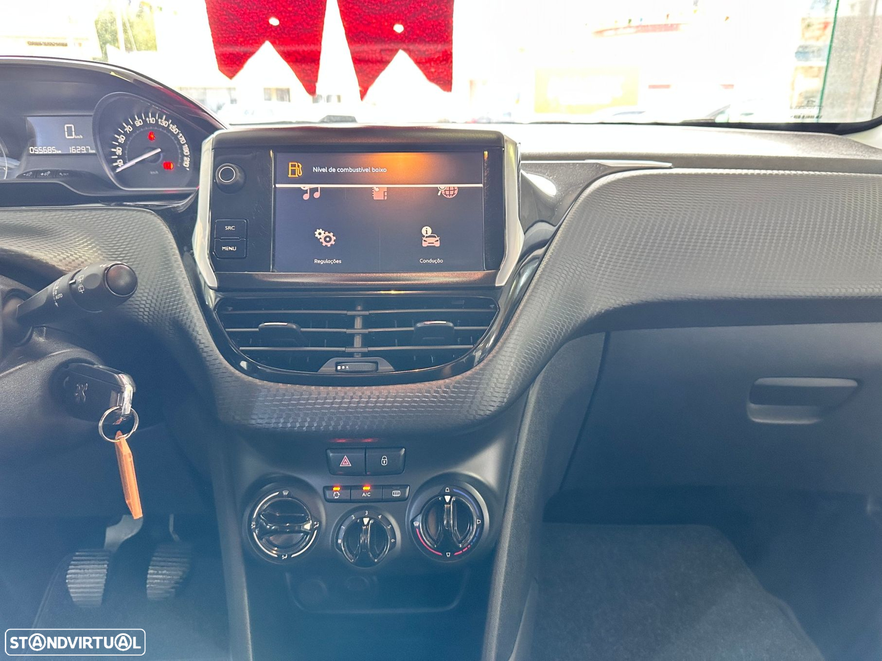 Peugeot 2008 1.2 PureTech Style - 21