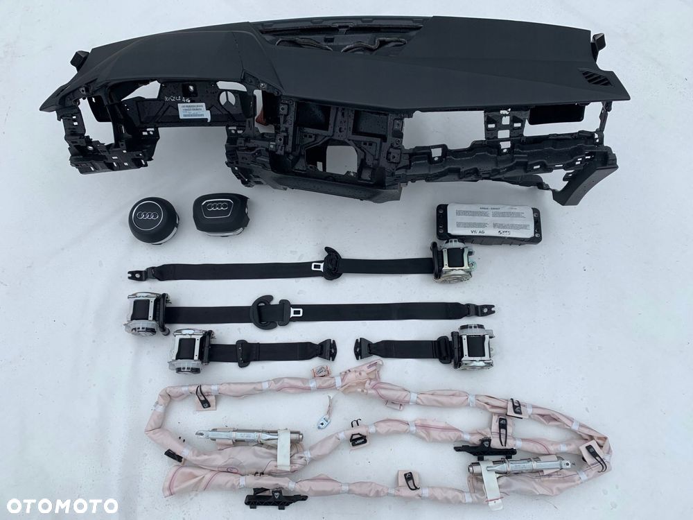 audi a1 82a deska kokpit konsola poduszki pasy - 5