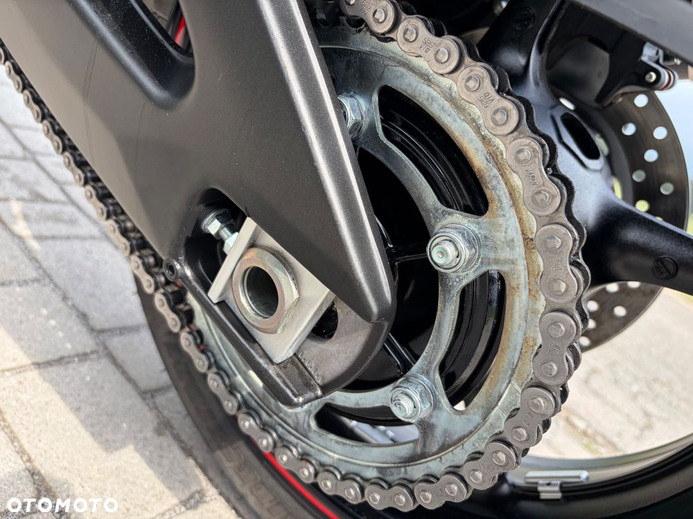 Yamaha FZ8 - 17