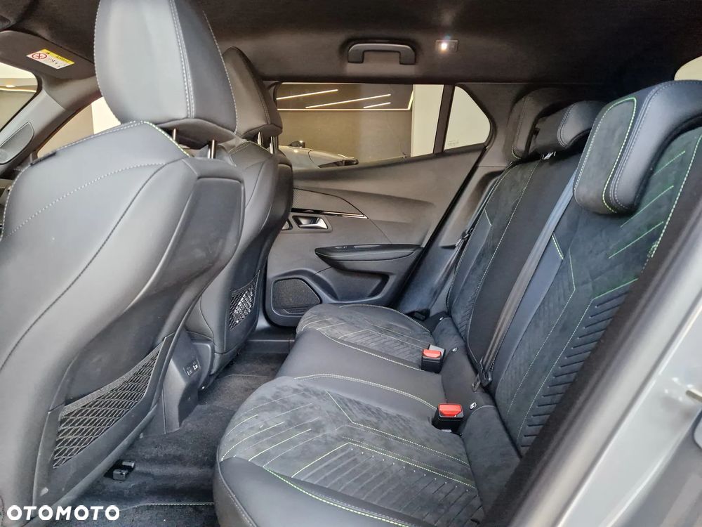 Peugeot 2008 PureTech mHEV GT E-DCS6 - 15