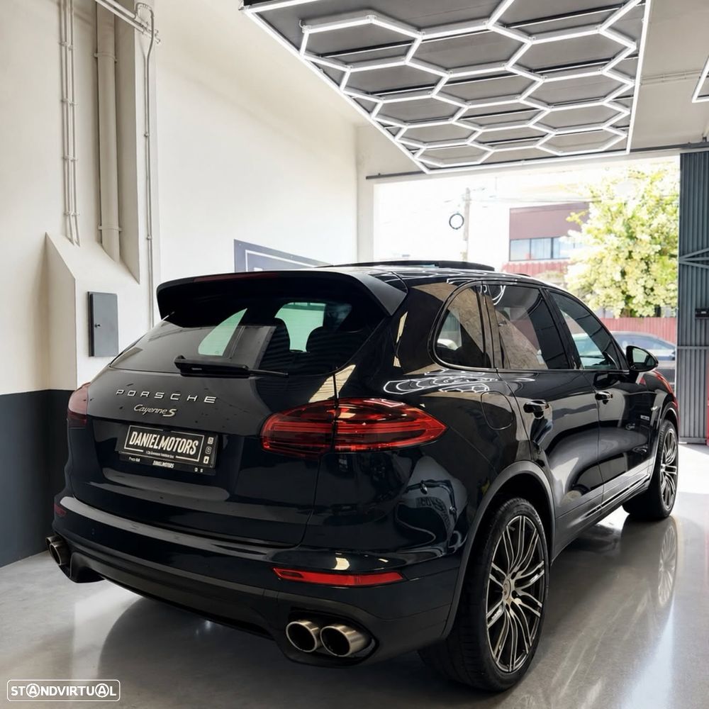 Porsche Cayenne S - 2