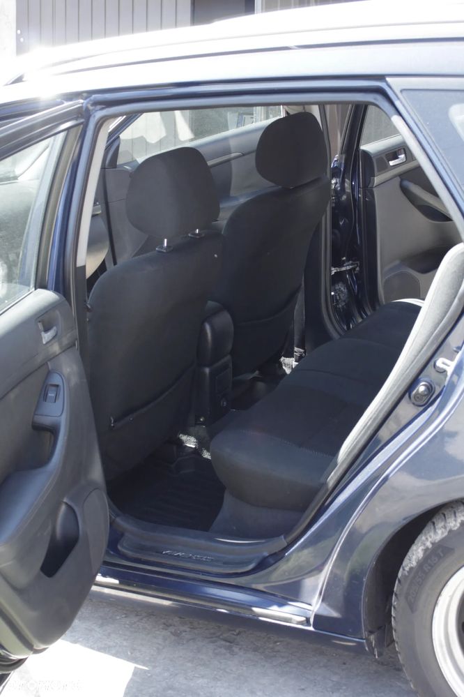 Toyota Avensis 2.0 D-4D Sol - 23