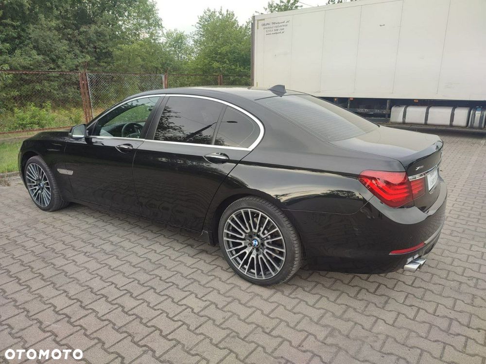 BMW Seria 7 - 32