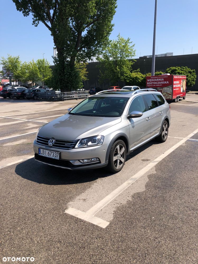 Volkswagen Passat - 1