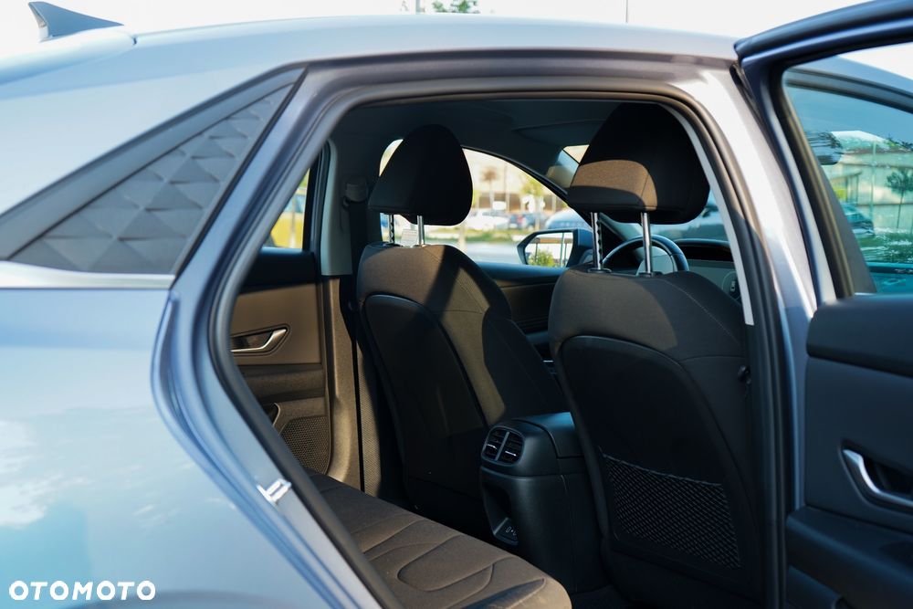 Hyundai Elantra 1.6 Smart CVT - 17