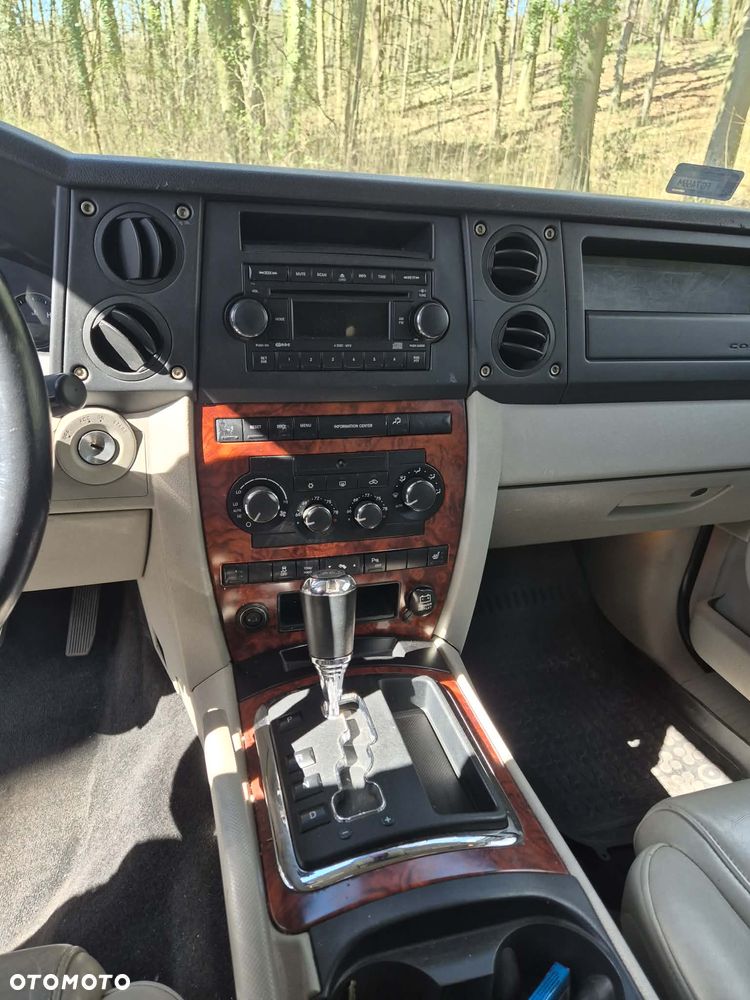 Jeep Commander 5.7 V8 Limited - 9
