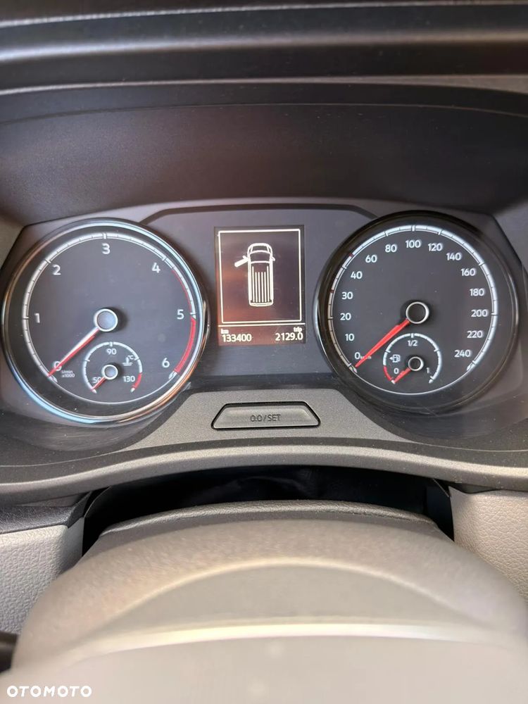 Volkswagen Caravelle 2.0 TDI L2 Comfortline DSG - 4