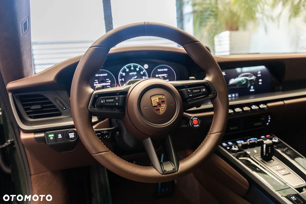 Porsche 911 Carrera T-Hybrid 4 GTS - 17
