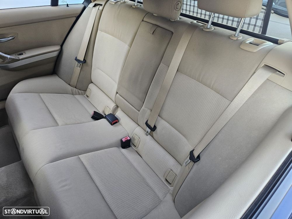 BMW 318 d Touring Sport - 31