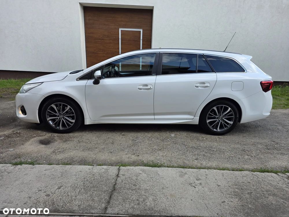 Toyota Avensis - 4
