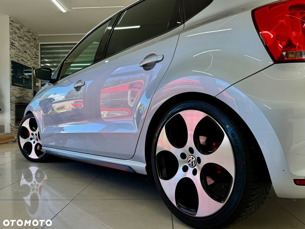 Volkswagen Polo - 11