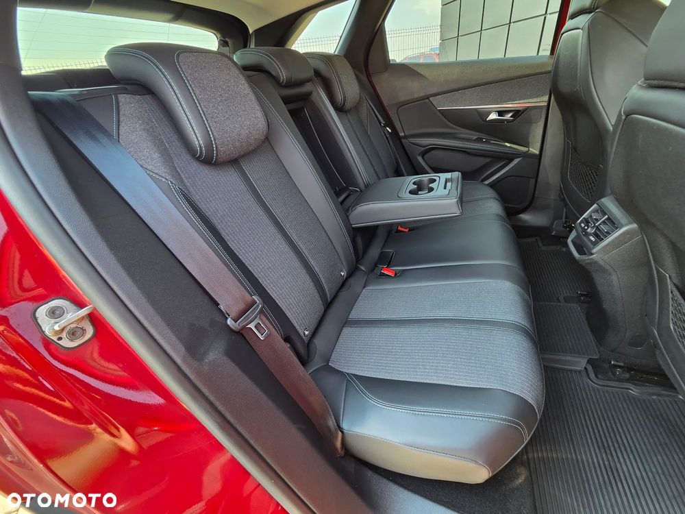 Peugeot 3008 1.5 BlueHDi Allure S&S EAT8 - 32