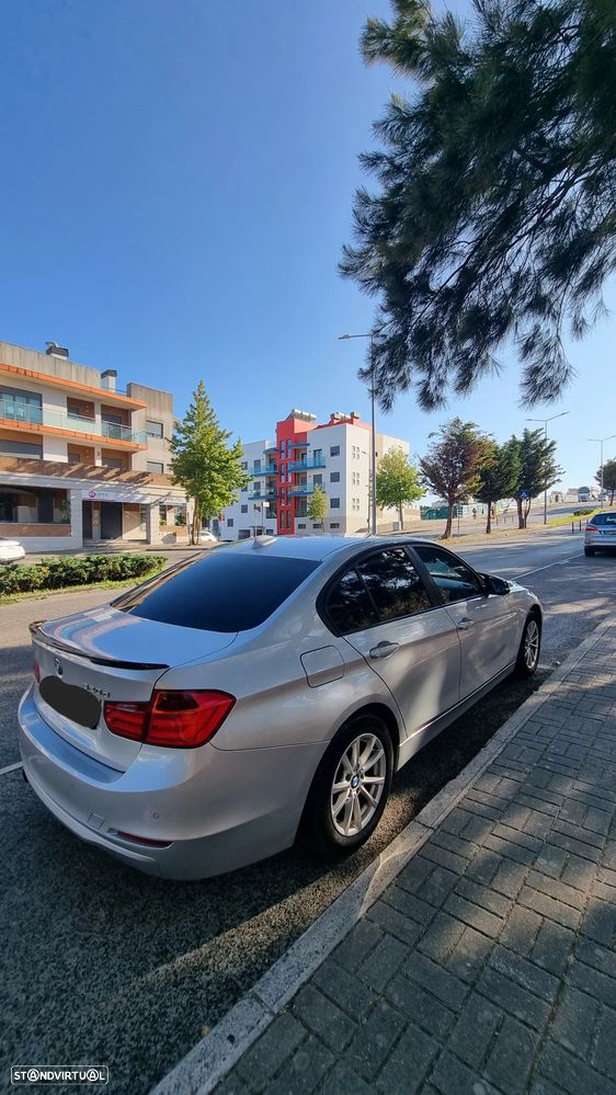 BMW 320 d - 10